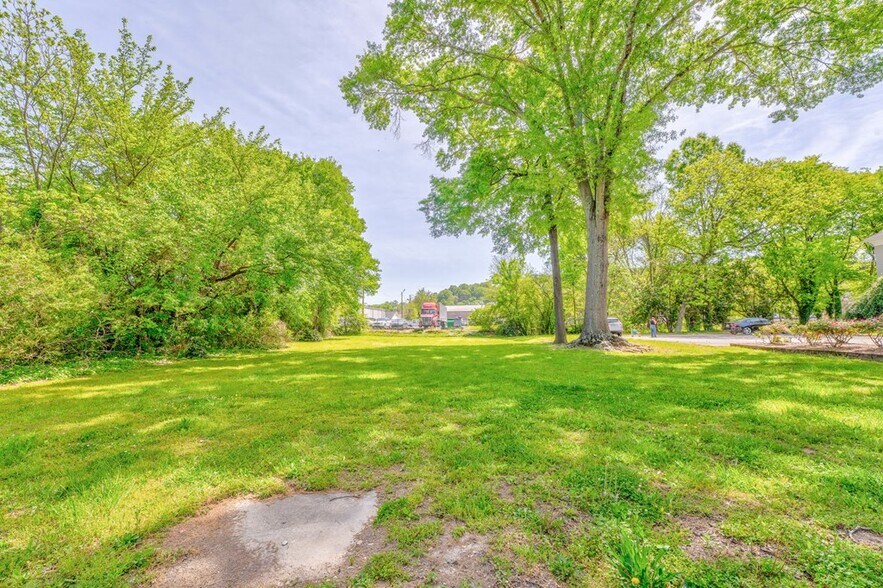 More Photos Of 417 Court St, Calhoun Office For Sale