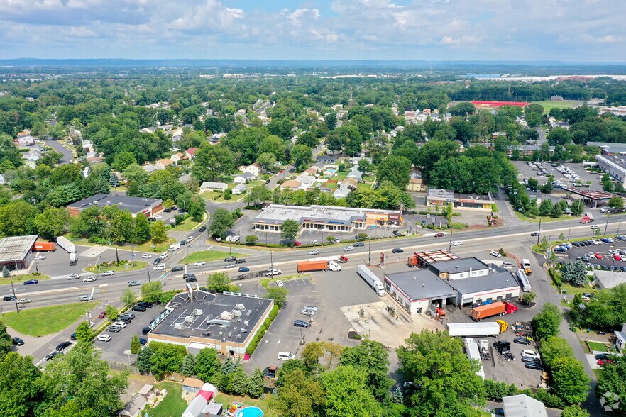 More Photos Of 691 US Highway 1, Edison Freestanding For Lease