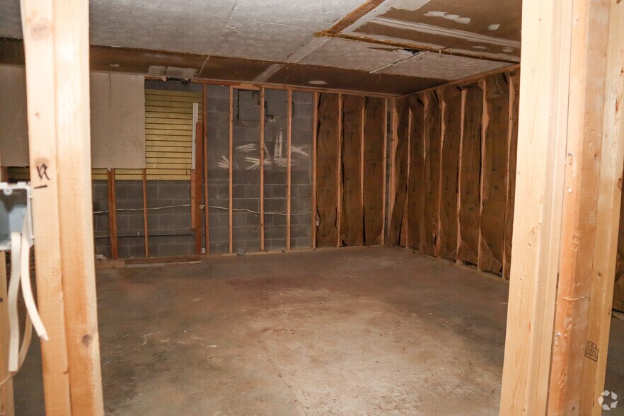 More Photos Of 6135 Petty St SW, Covington General Retail For Sale