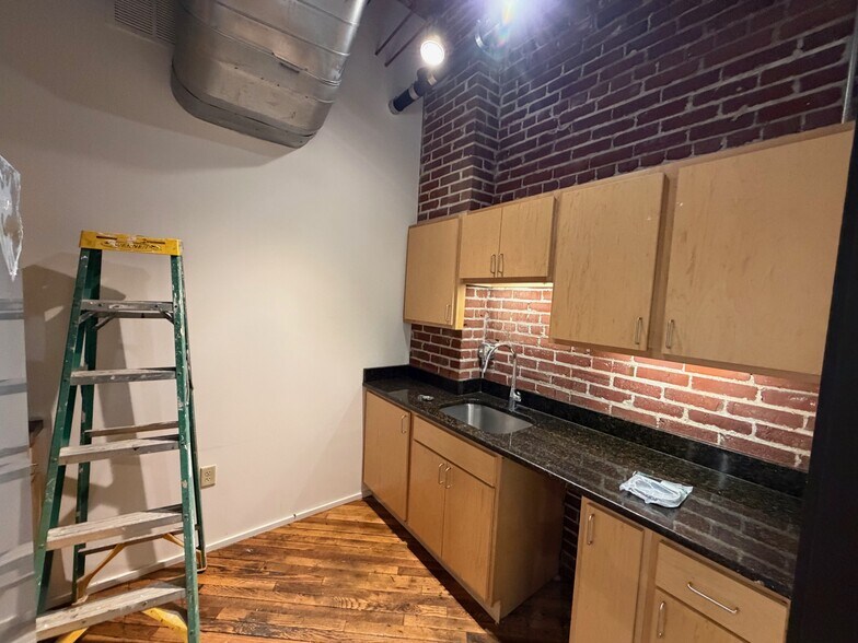 More Photos Of 431 S Main St, Memphis Loft Creative Space For Lease
