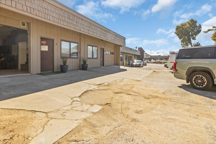 More Photos Of 1157 Forest Ave, Pacific Grove Freestanding For Sale