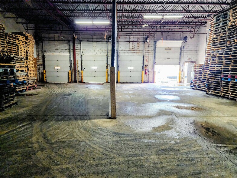 More Photos Of 24 Jolma Rd, Worcester Warehouse For Lease