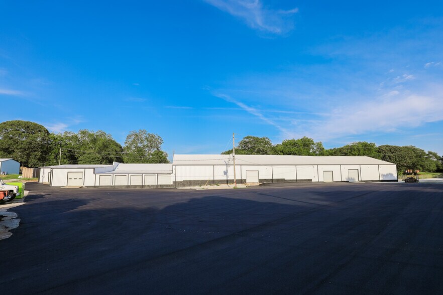 More Photos Of 5 Haynie St, Newnan Warehouse For Lease