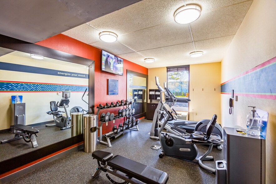 More Photos Of 5793 Greenwich Rd, Virginia Beach Hotel For Sale