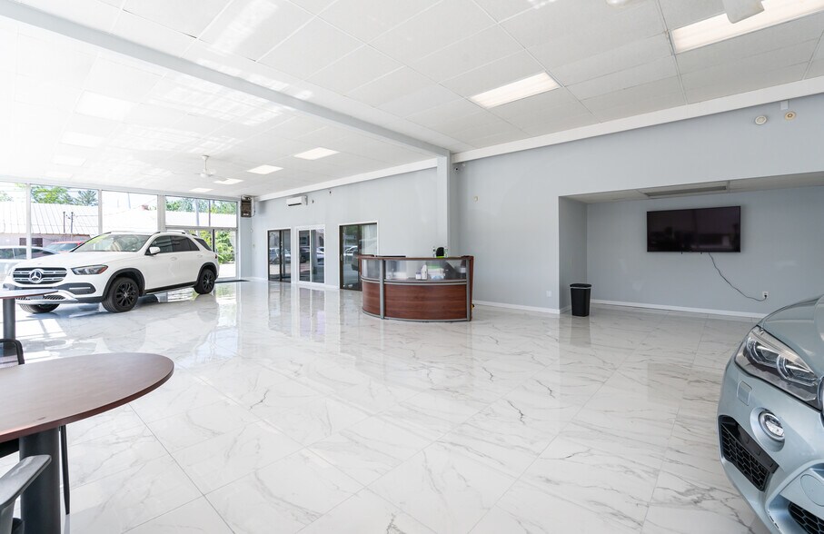 More Photos Of 86 Newburyport Tpke, Newbury Auto Dealership For Sale