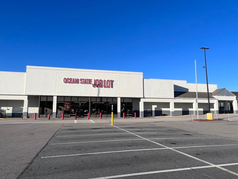 More Photos Of 1328 Hooksett Rd, Hooksett Unknown For Lease