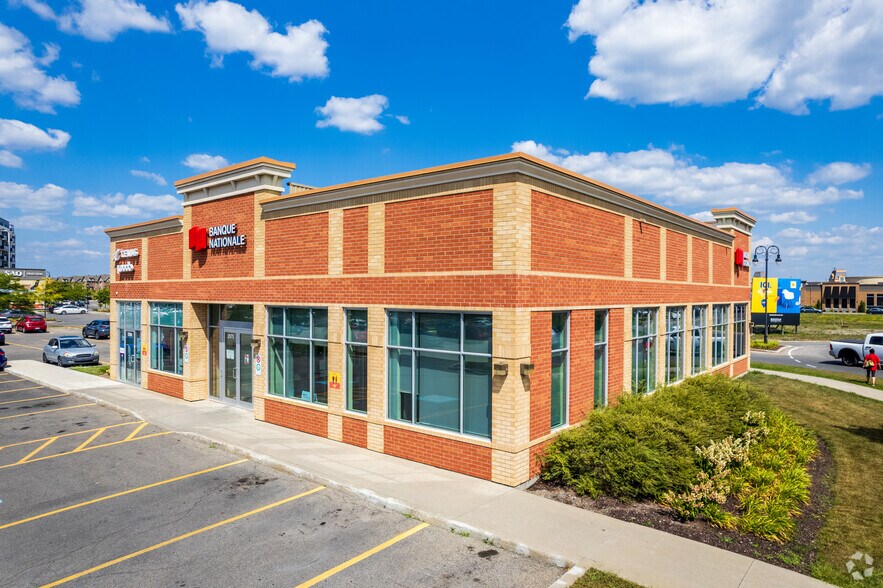 More Photos Of 2800-2860 Prom Saint-Honoré, Boisbriand Unknown For Lease
