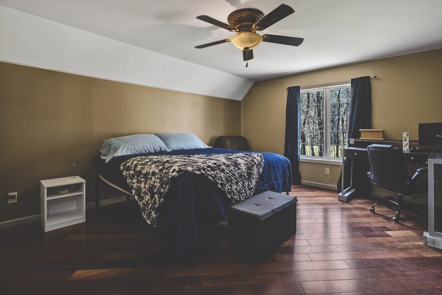 More Photos Of 690 Main St, Vintondale Loft Creative Space For Sale