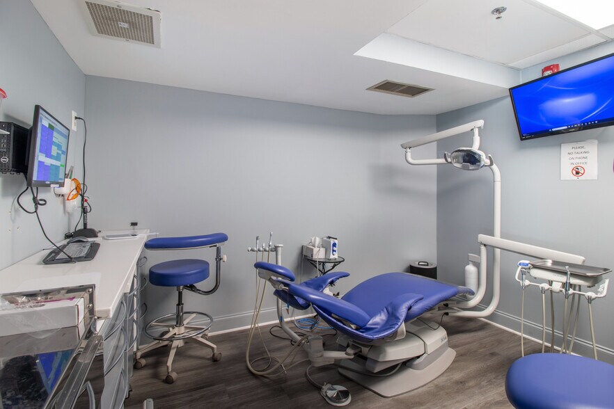 More Photos Of 300 N Charles St, Baltimore Apartments For Lease