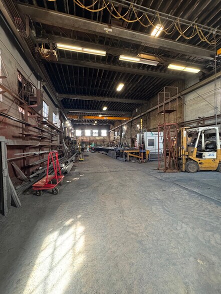More Photos Of 115-117 S 13th St, Lindenhurst Warehouse For Sale