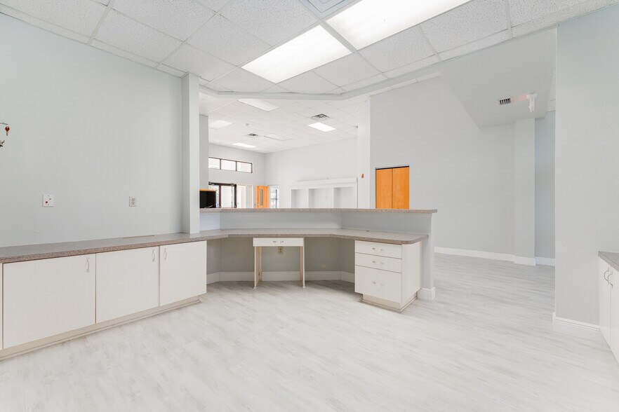 More Photos Of 37104 Clinton Ave, Dade City Office For Lease