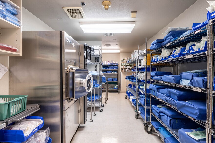 More Photos Of 2699 N 17th St, Coos Bay Medical For Sale