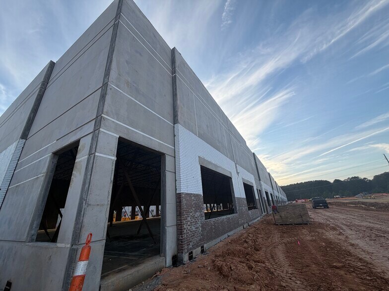 More Photos Of 1485 Goodwin Rd, Apex Unknown For Lease