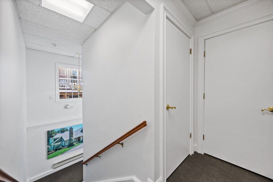 More Photos Of 179 N Broad St, Milford Medical For Lease