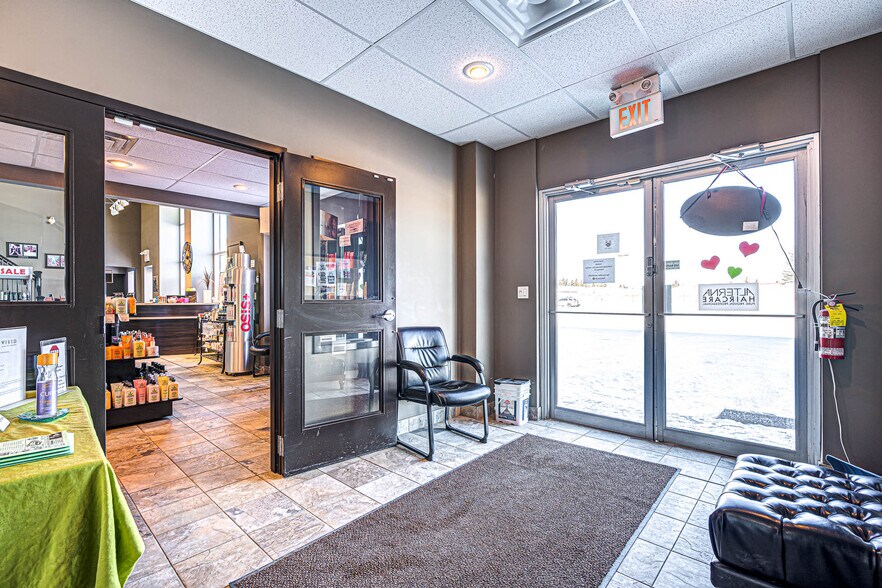 More Photos Of 2602 50 Av, Lloydminster Showroom For Sale