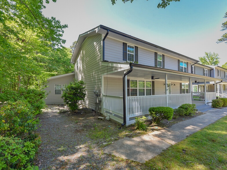 More Photos Of 225 Douglas St, Holly Springs Apartments For Sale