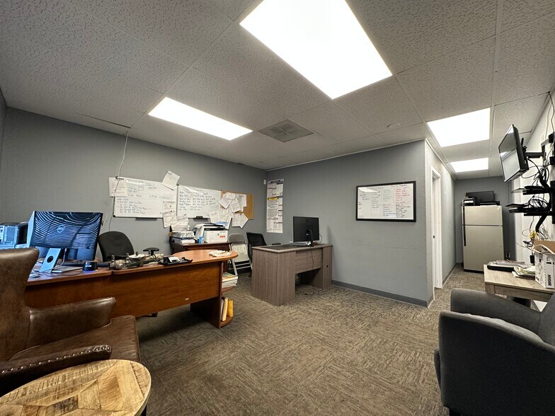 More Photos Of 3942 S Federal Blvd, Sheridan Freestanding For Sale