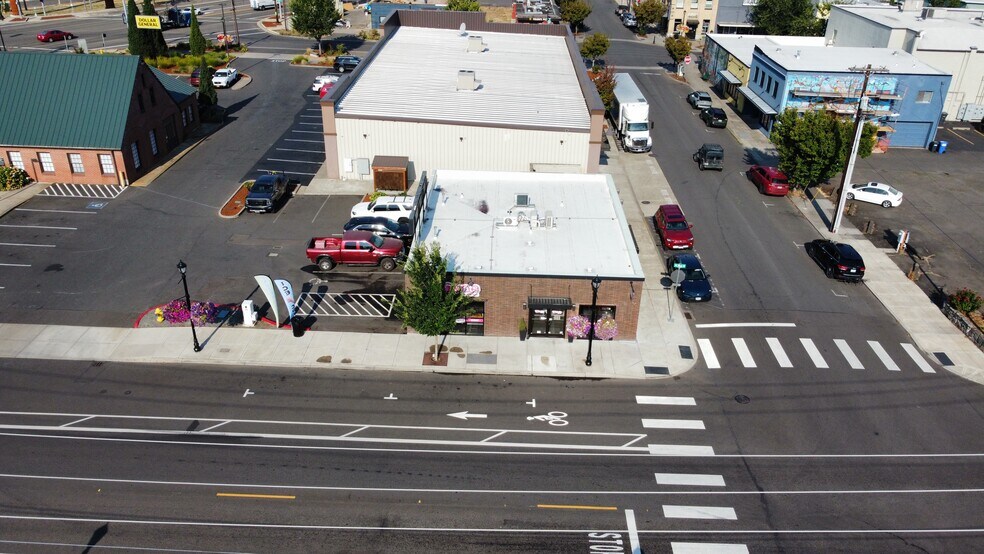 More Photos Of 194 SE 4th Ave, Estacada General Retail For Sale