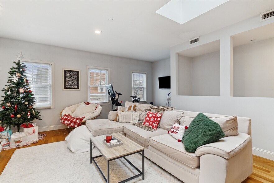 More Photos Of 75-77 F St, Boston Apartments For Sale