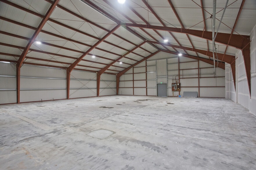 More Photos Of 1908-1950 Innes Ave, San Francisco Distribution For Sale