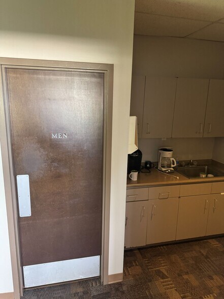 More Photos Of 2709 McGraw Dr, Bloomington Office Residential For Sale