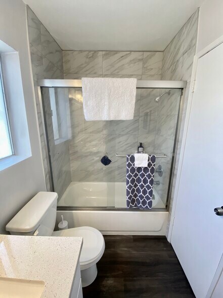 More Photos Of 1014 N Oxford Ave, Los Angeles Apartments For Sale