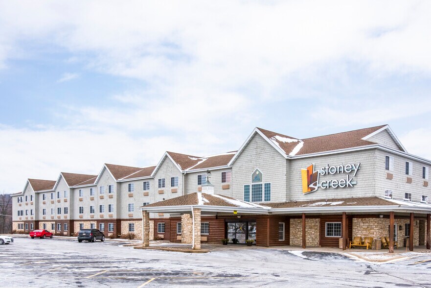 More Photos Of 1100 Imperial Ave, Rothschild Hotel For Sale