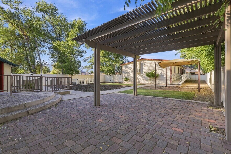More Photos Of 1671 US Highway 395 N, Minden Office For Sale