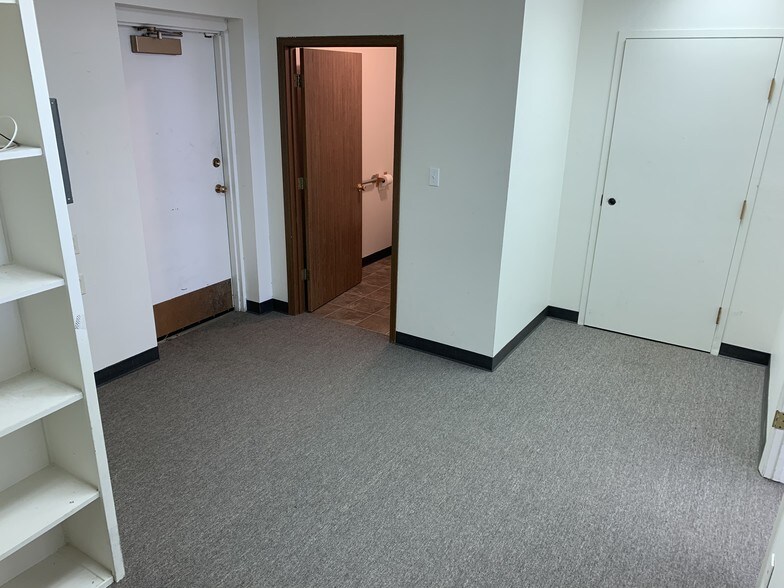 More Photos Of 3101-3121 Kintzley Ct, Laporte Storefront Retail Office For Lease