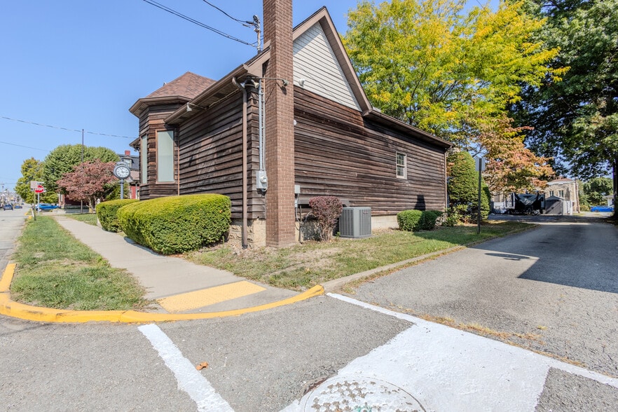 More Photos Of 310 Mulberry St, Scottdale Medical For Lease