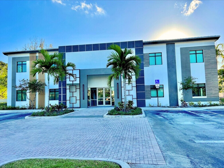 More Photos Of 4500-4500 N University Dr, Coral Springs Medical For Lease