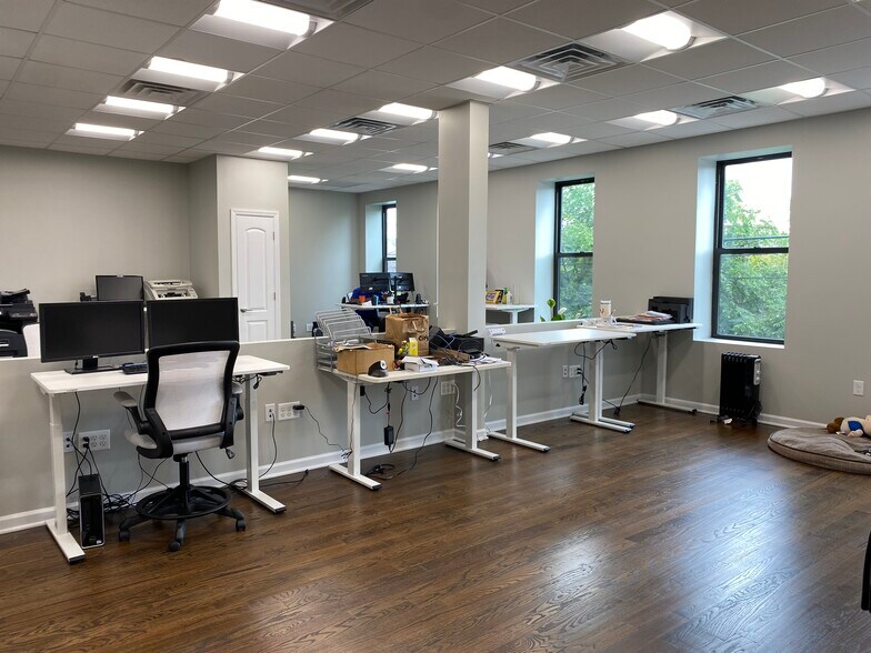 More Photos Of 87 New Dorp Plaza, Staten Island Loft Creative Space For Lease