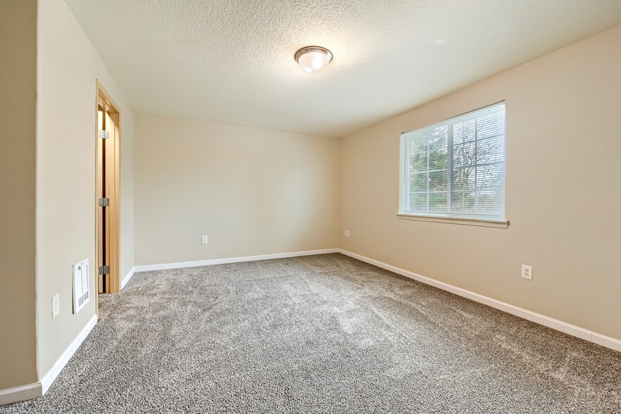 More Photos Of 8423-8451 SE Brooklyn St, Portland Apartments For Sale