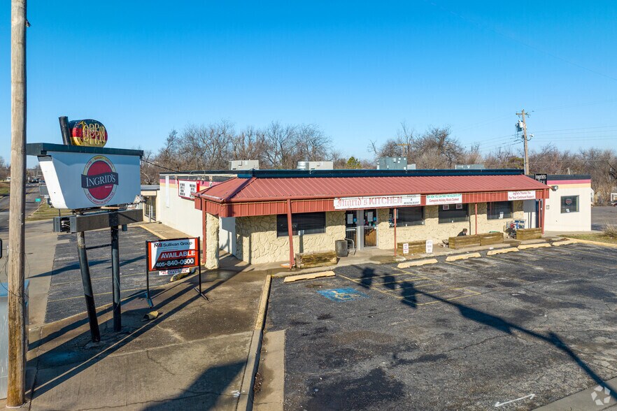 Primary Photo Of 3701 N Youngs Blvd, Oklahoma City Restaurant For Lease