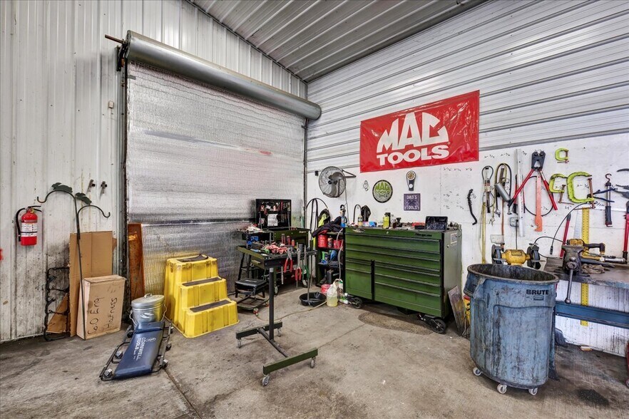 More Photos Of 133 W Blue Lick Rd, Shepherdsville Auto Repair For Sale