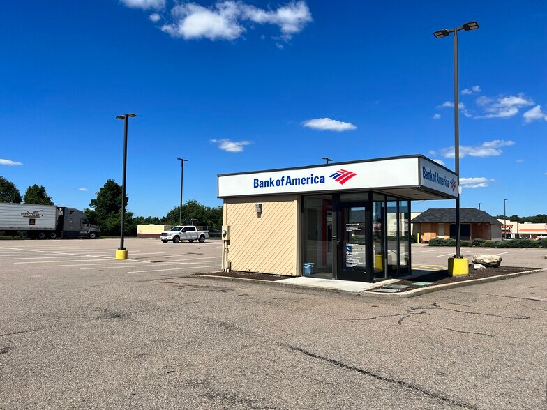 More Photos Of 1210-1270 Newport Ave, Attleboro Unknown For Lease