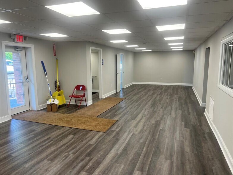 More Photos Of 3136 Brodhead Rd, Aliquippa Storefront Retail Residential For Lease