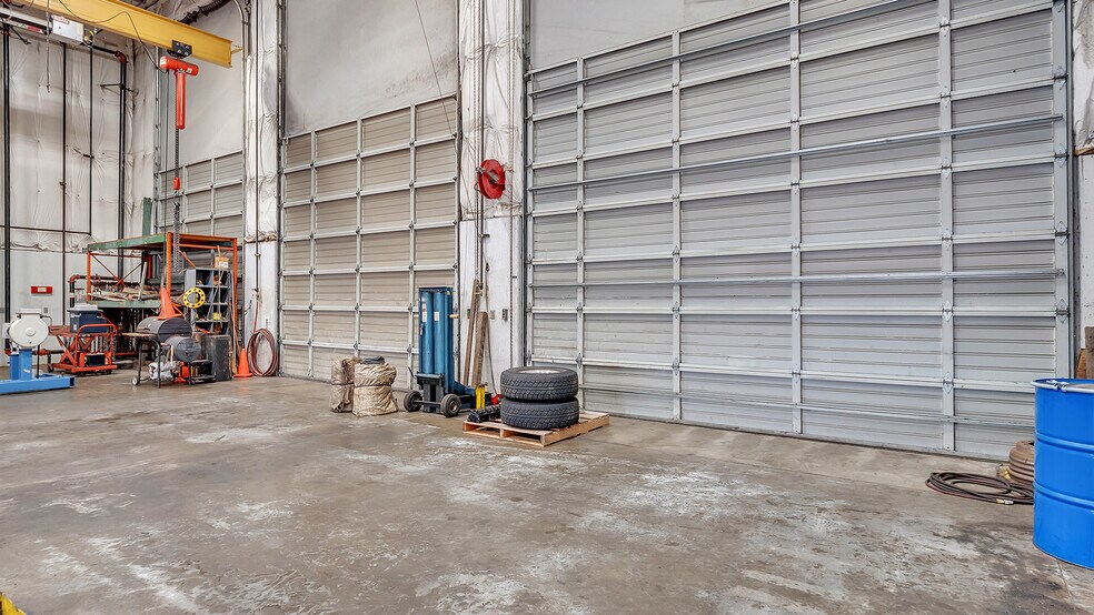 More Photos Of 7025 N Leadbetter Rd, Portland Service For Lease