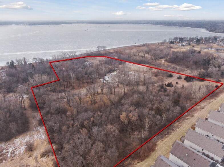 More Photos Of xxx Lake Blvd, Buffalo Apartments For Sale