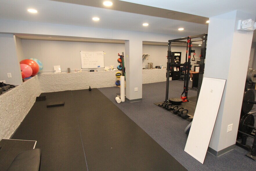 More Photos Of 1225 Atlantic Ave, Rochester Office For Lease