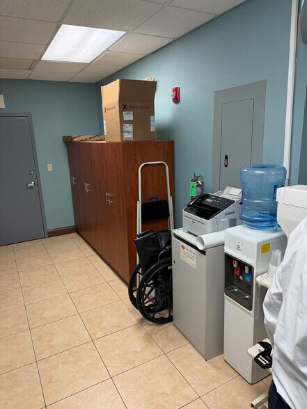 More Photos Of 11801 SW 90th St, Miami Medical For Sale