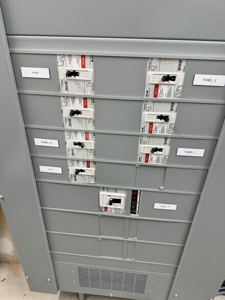 More Photos Of 715 Congaree Rd, Greenville Office For Sale