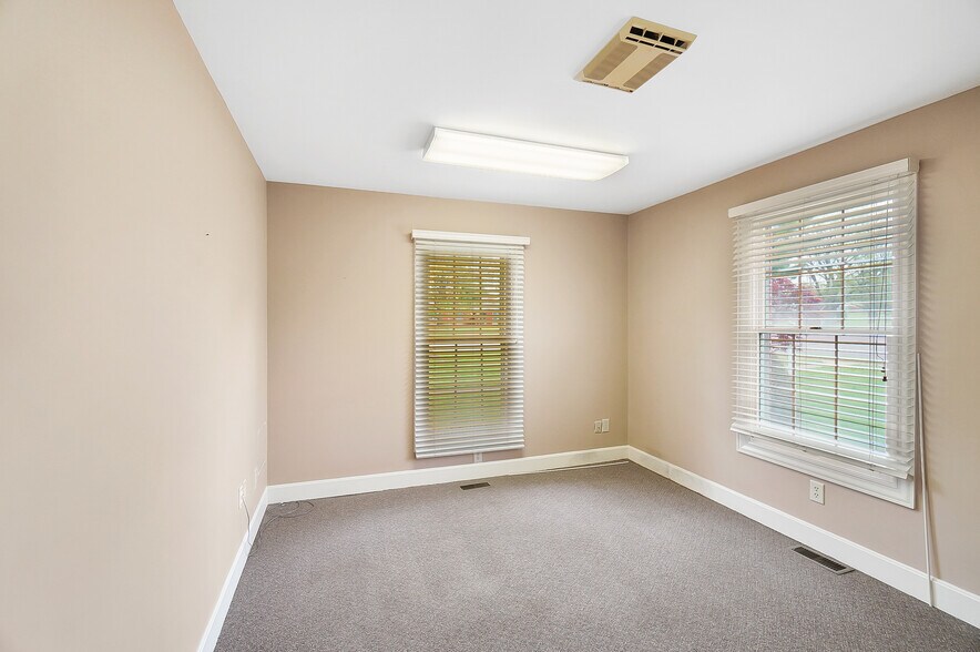 More Photos Of 1354 N Monroe Dr, Xenia Medical For Lease