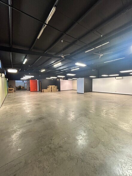 More Photos Of 15017 S Grant St, Bixby Warehouse For Lease