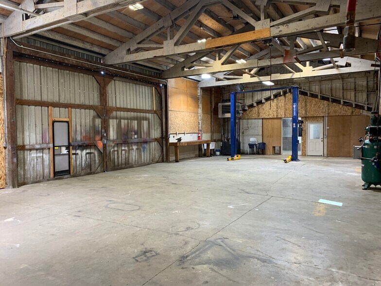 More Photos Of 625-661 Pacific Hwy, Rickreall Industrial For Sale