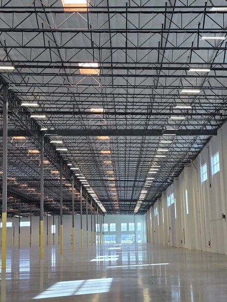 More Photos Of 23840-23842 Rider St, Perris Distribution For Lease