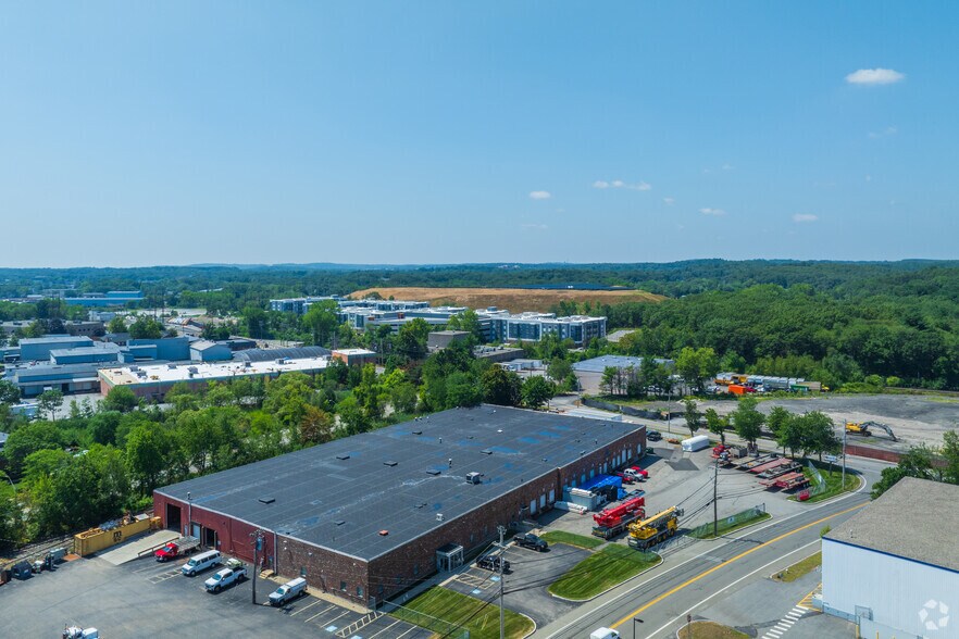 More Photos Of 15 Industrial Way, Wilmington Warehouse For Lease