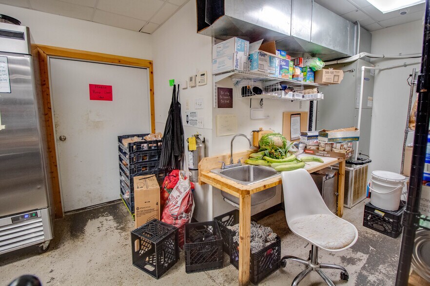 More Photos Of 908 N Main St, Brighton Restaurant For Sale