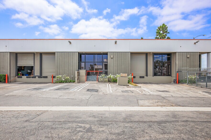 More Photos Of 9610-9680 S La Cienega Blvd, Inglewood Warehouse For Lease