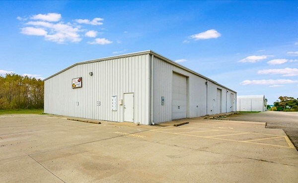More Photos Of 3612 W Bloomington Rd, Champaign Truck Terminal For Sale